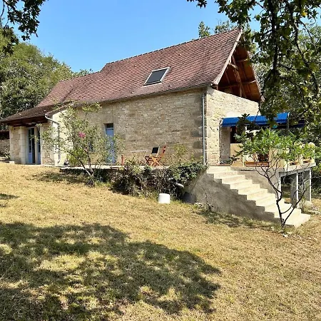 Semesterbostad Charming Detached House In Beautiful Calvignac